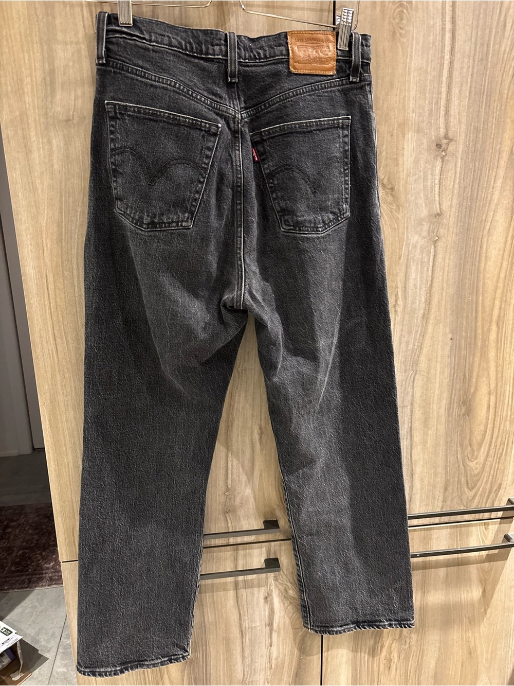 Levi’s Premium Ribcage Straight Ankle Jeans W28 L27 Washed Black 90s Minimalist - Picture 6 of 15